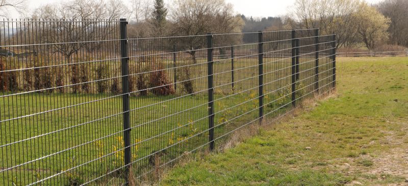 Metal Fence Contractors detail